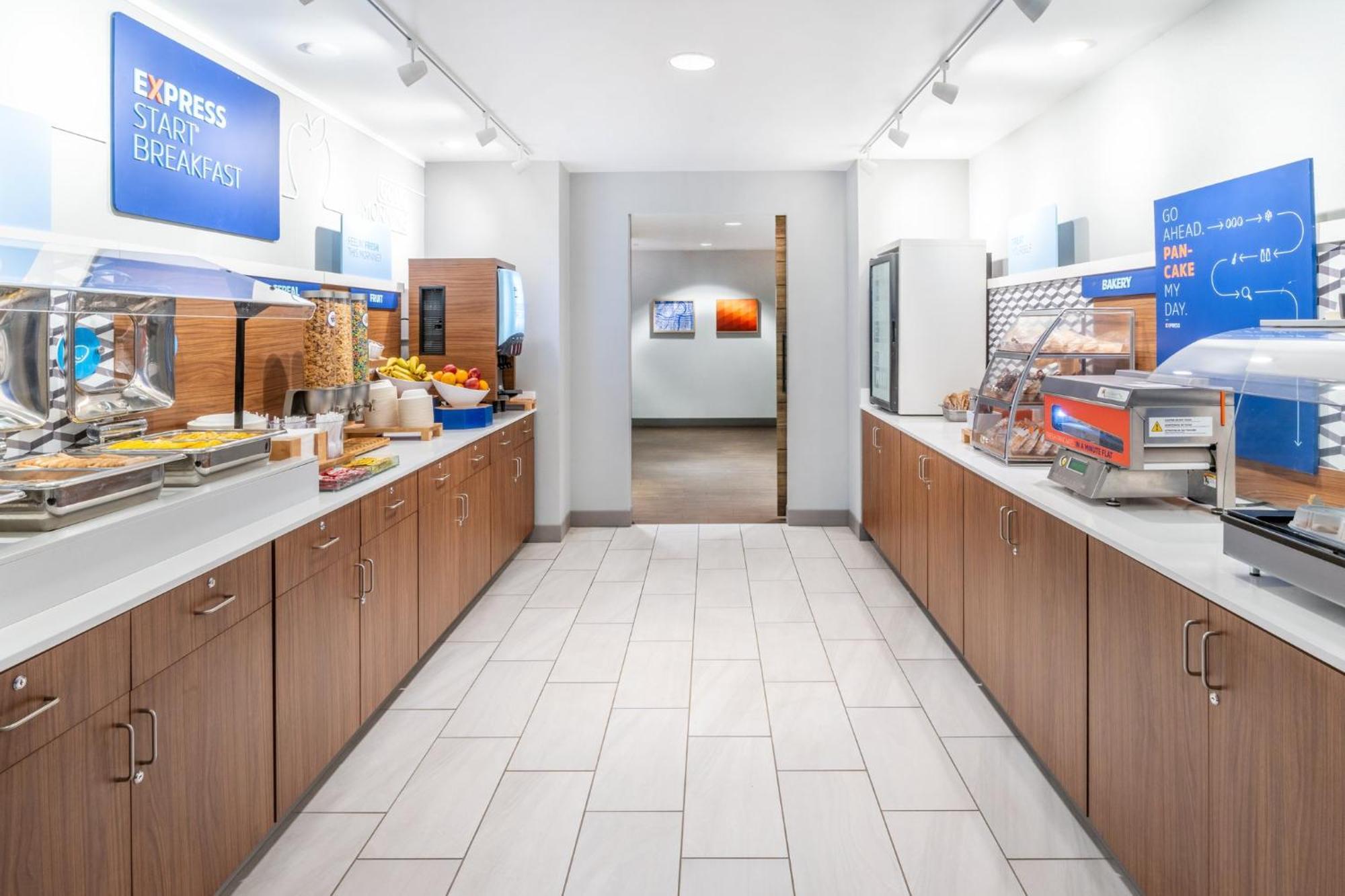 Holiday Inn Express - Colorado Springs - First & Main By Ihg Exterior foto